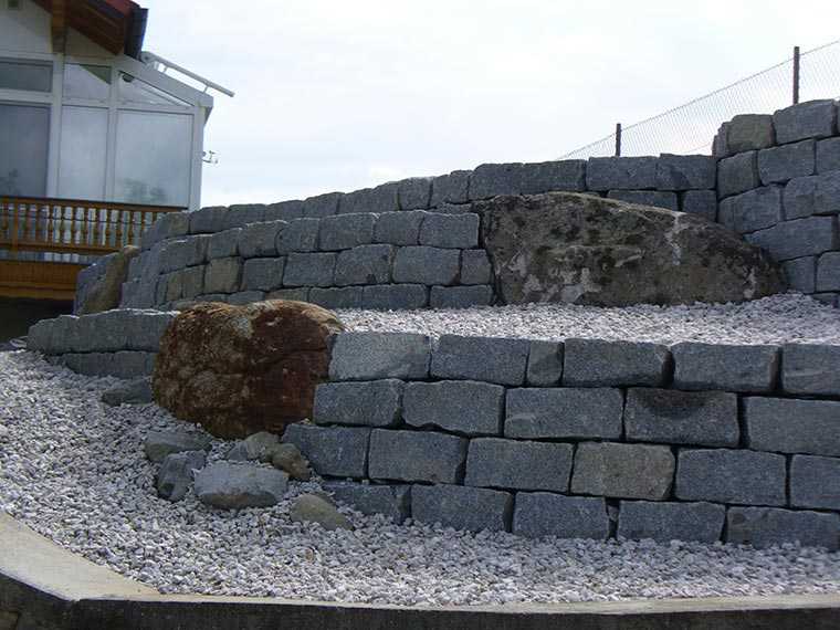 Granit-Mauerstein