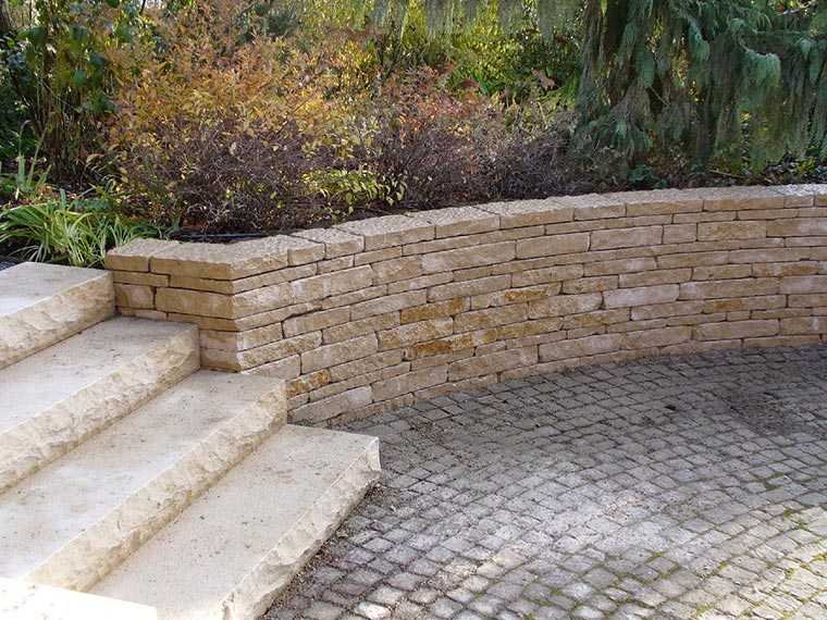 Stufen aus Naturstein