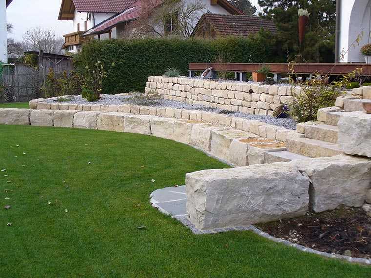 Naturstein im Garten