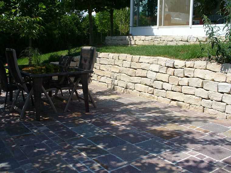 Terrasse aus Stein