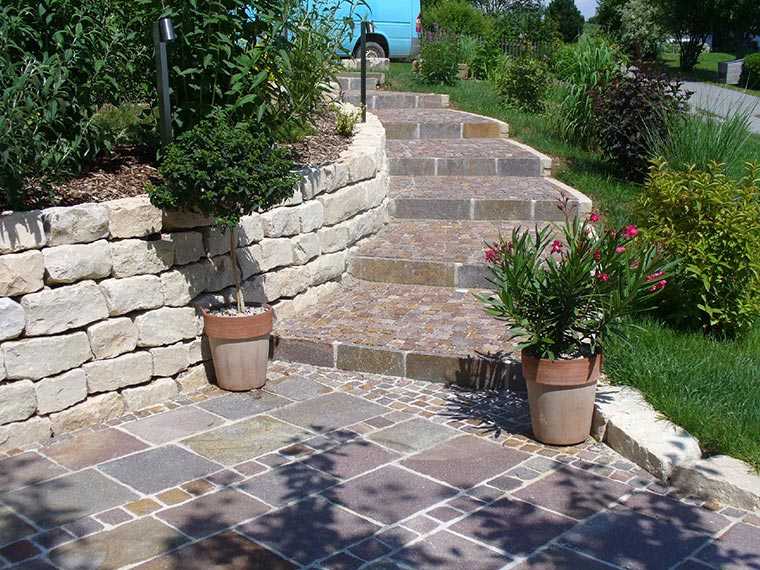 Stufen aus Naturstein