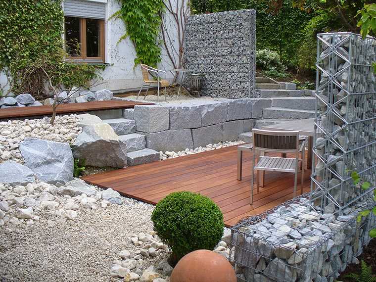 Garten mit Naturstein