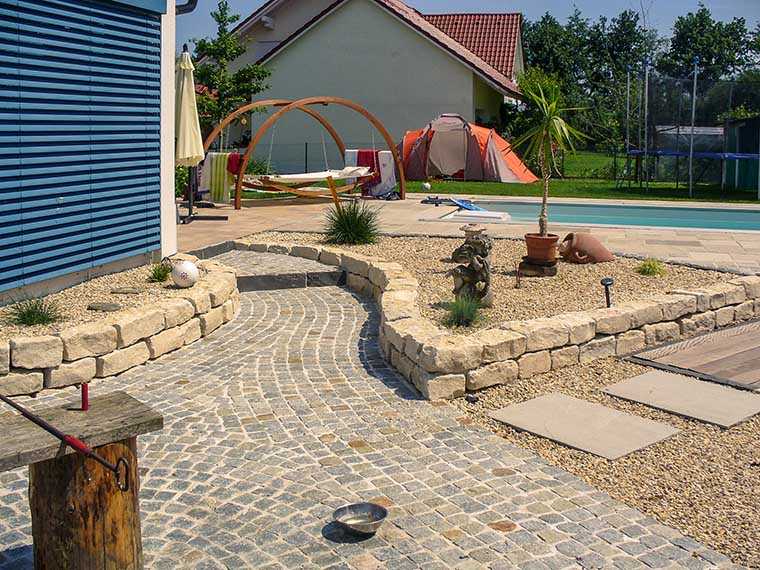 Gartengestaltung um Pool